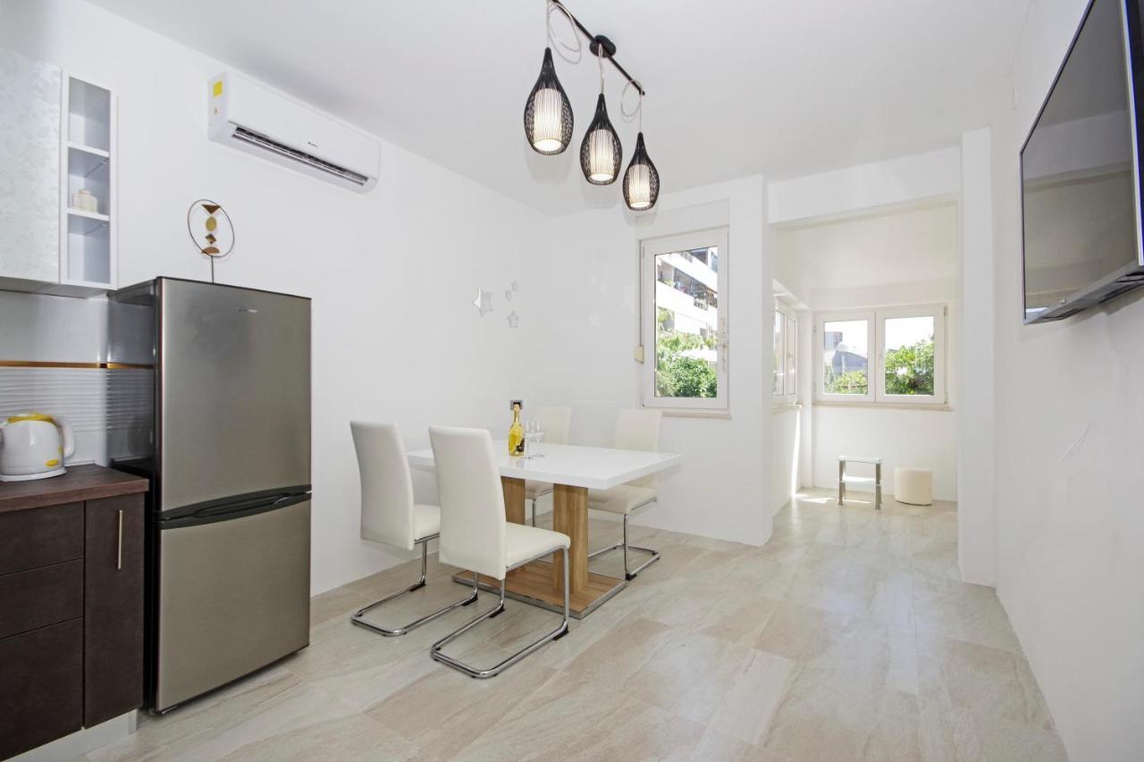 Split Symphony Veranda: Modern, New Apartment エクステリア 写真